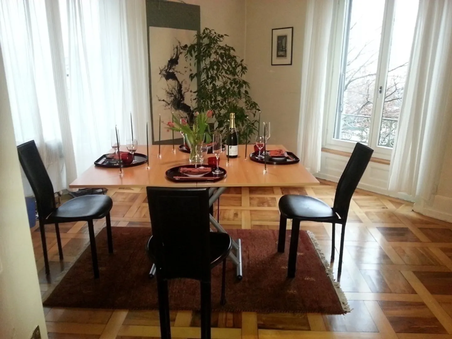 Stylish Apartment with Lake View - Photo 5 of 11