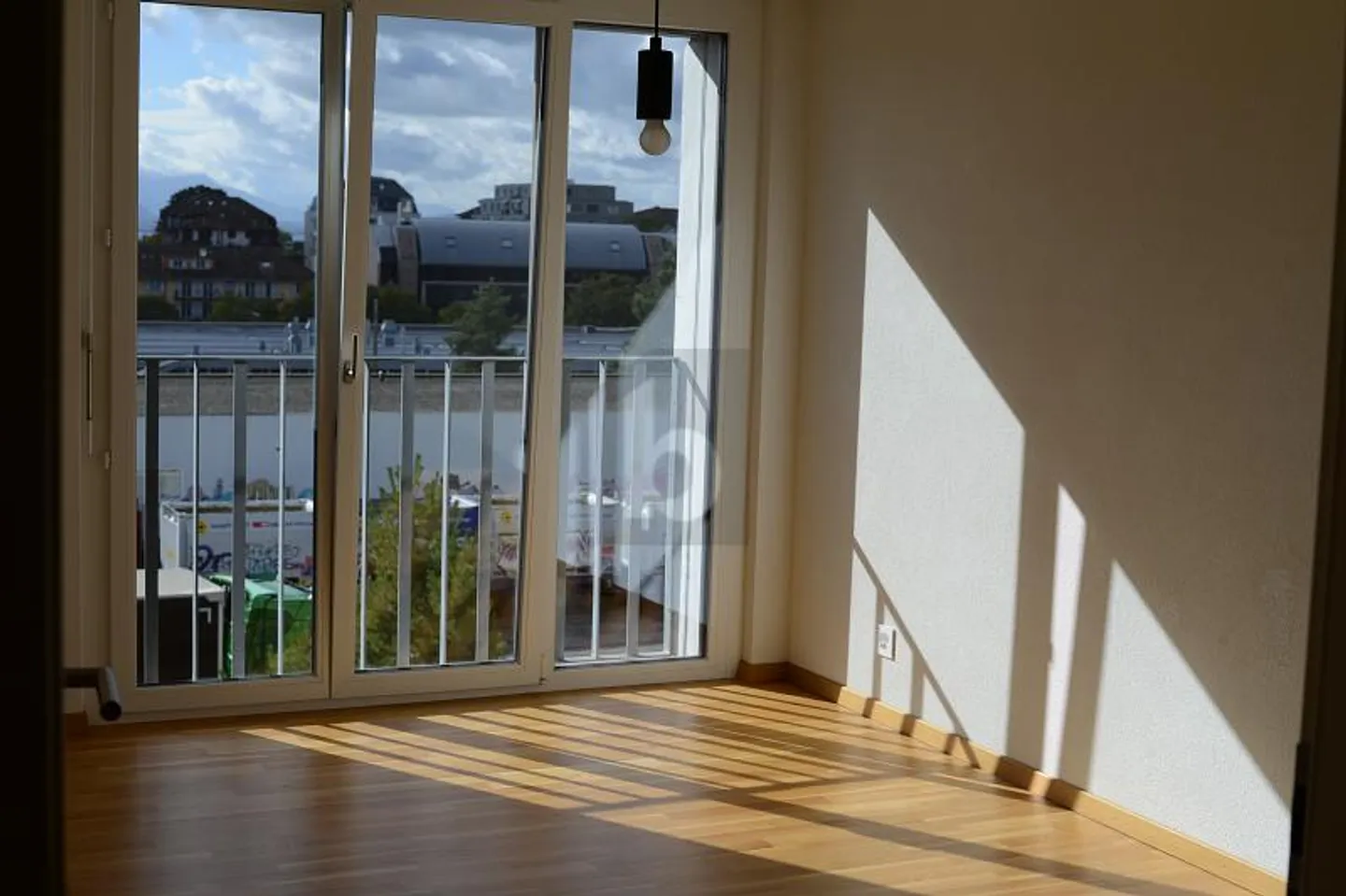 Spacious Apartment in Lausanne - Photo 3 of 6