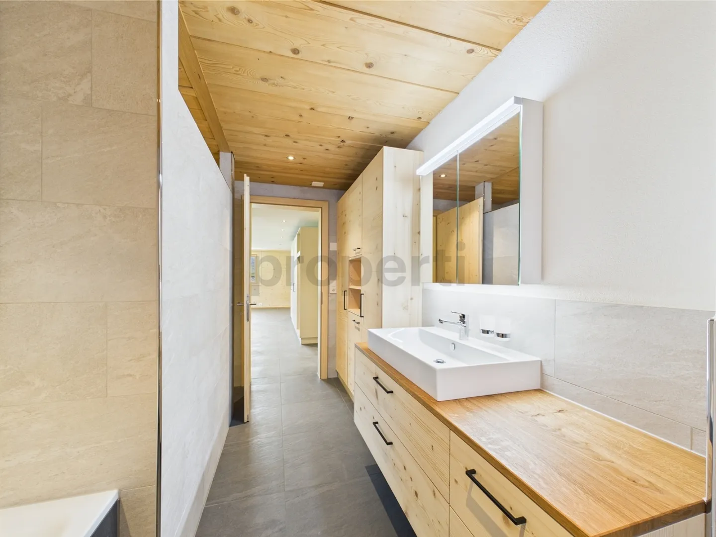 Grosszügige 4.5 Zimmer Wohnung in Oberwil im Simmental mit Aussicht - Foto 11 von 13