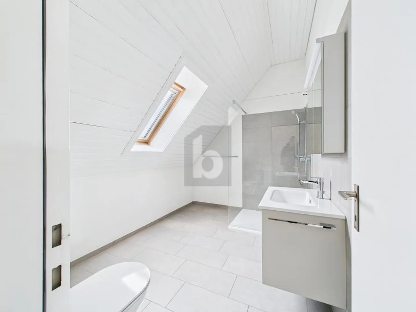 BAIGNÉ DE LUMIÈRE, ENSOLEILLÉ, CONVIVIAL - Photo 4 sur 6