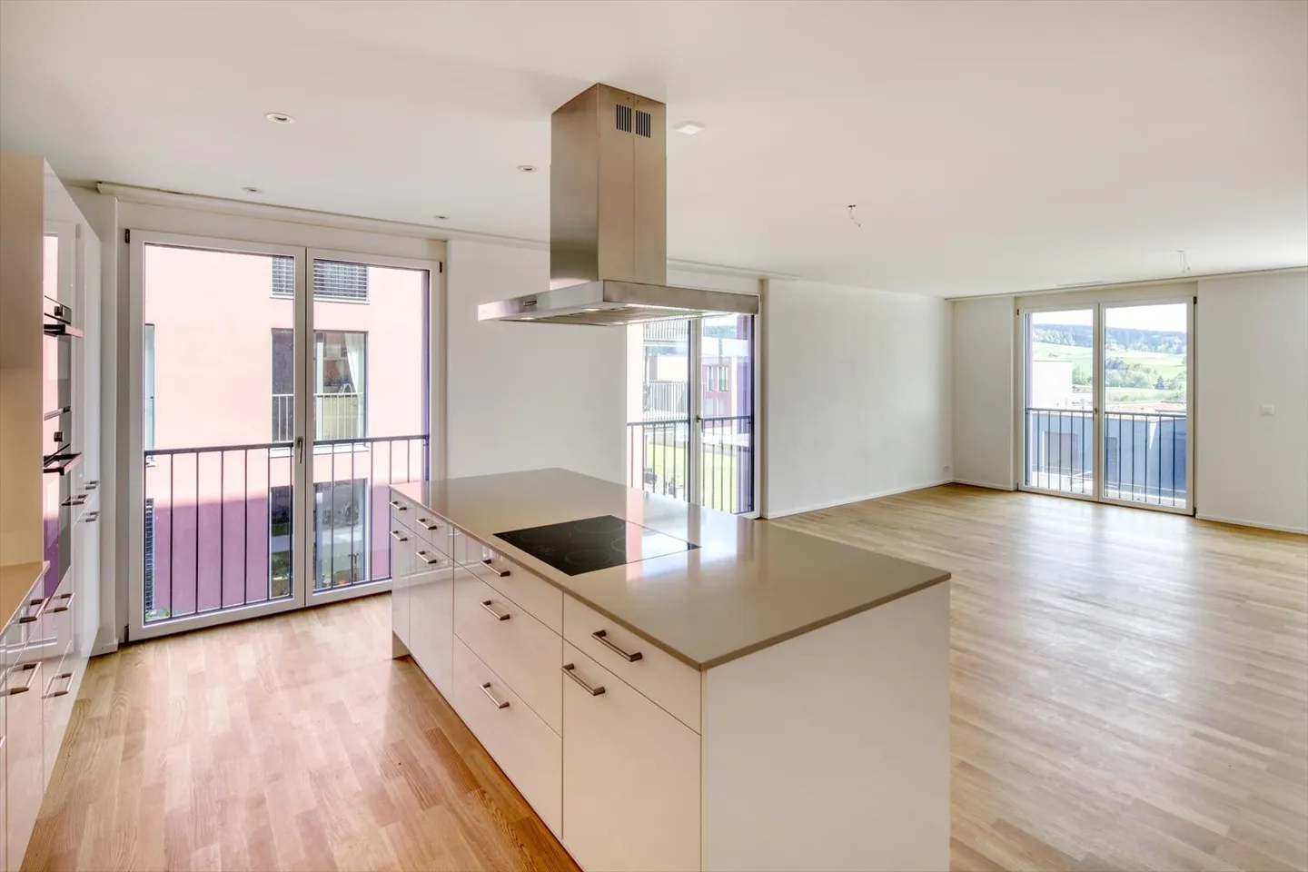 Helle Wohnung mit grosszügigem Balkon - Foto 3 von 6