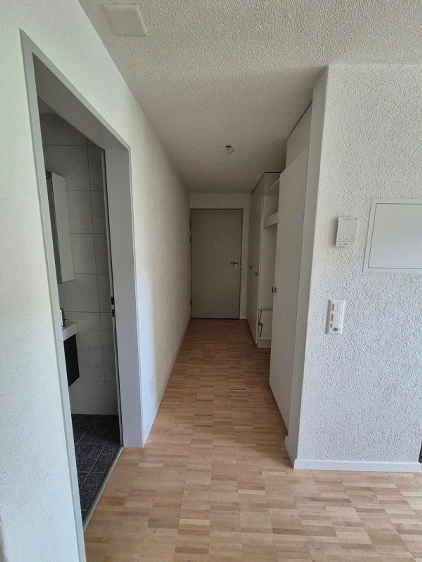 Appartement moderne de 4,5 pièces avec terrasse spacieuse - Photo 7 sur 13