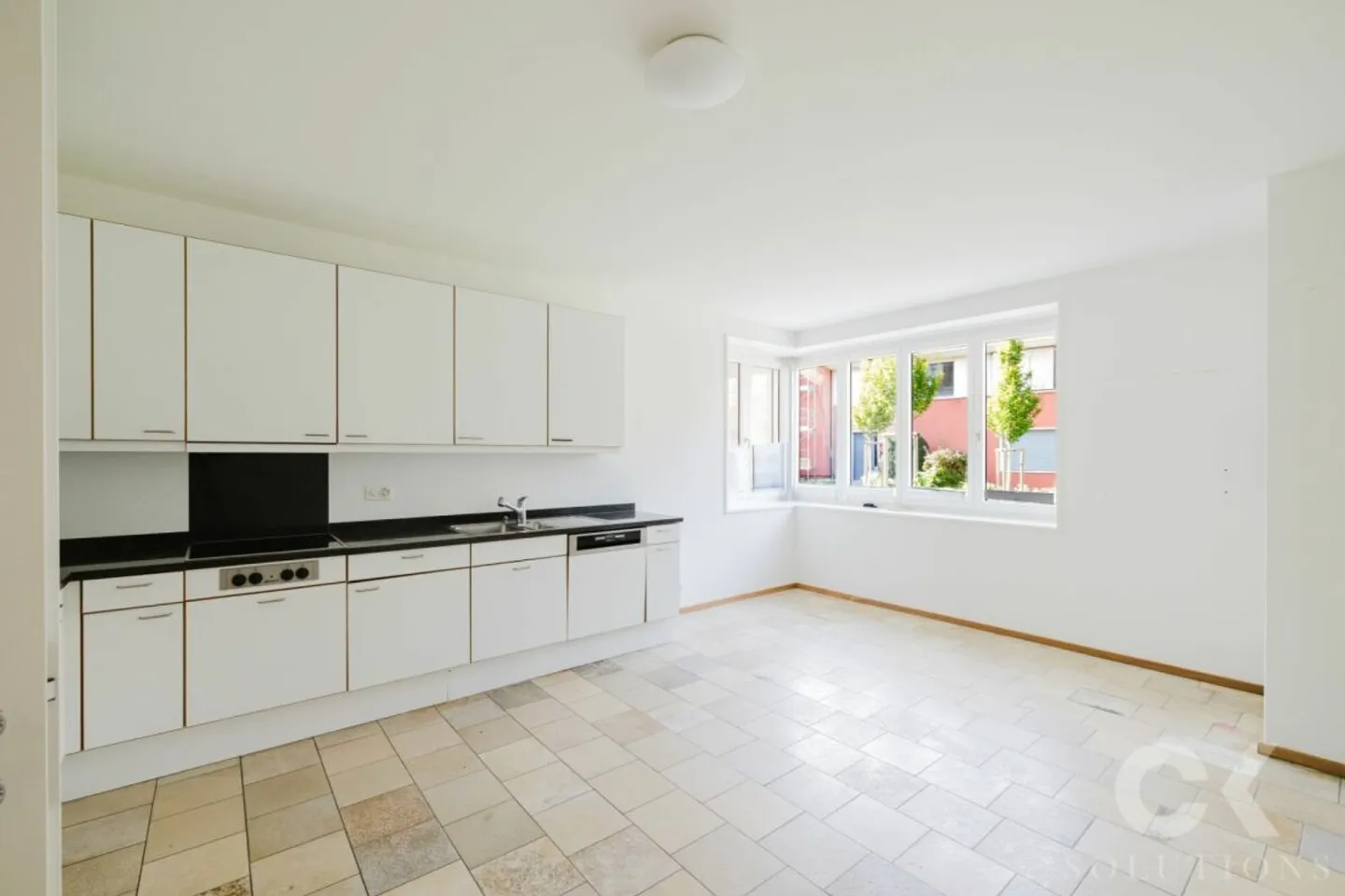 Grosszügige 5-Zimmer-Gartenwohnung in Oberwil - Wohnen mit Stil, Raum und Natur - Foto 7 von 14