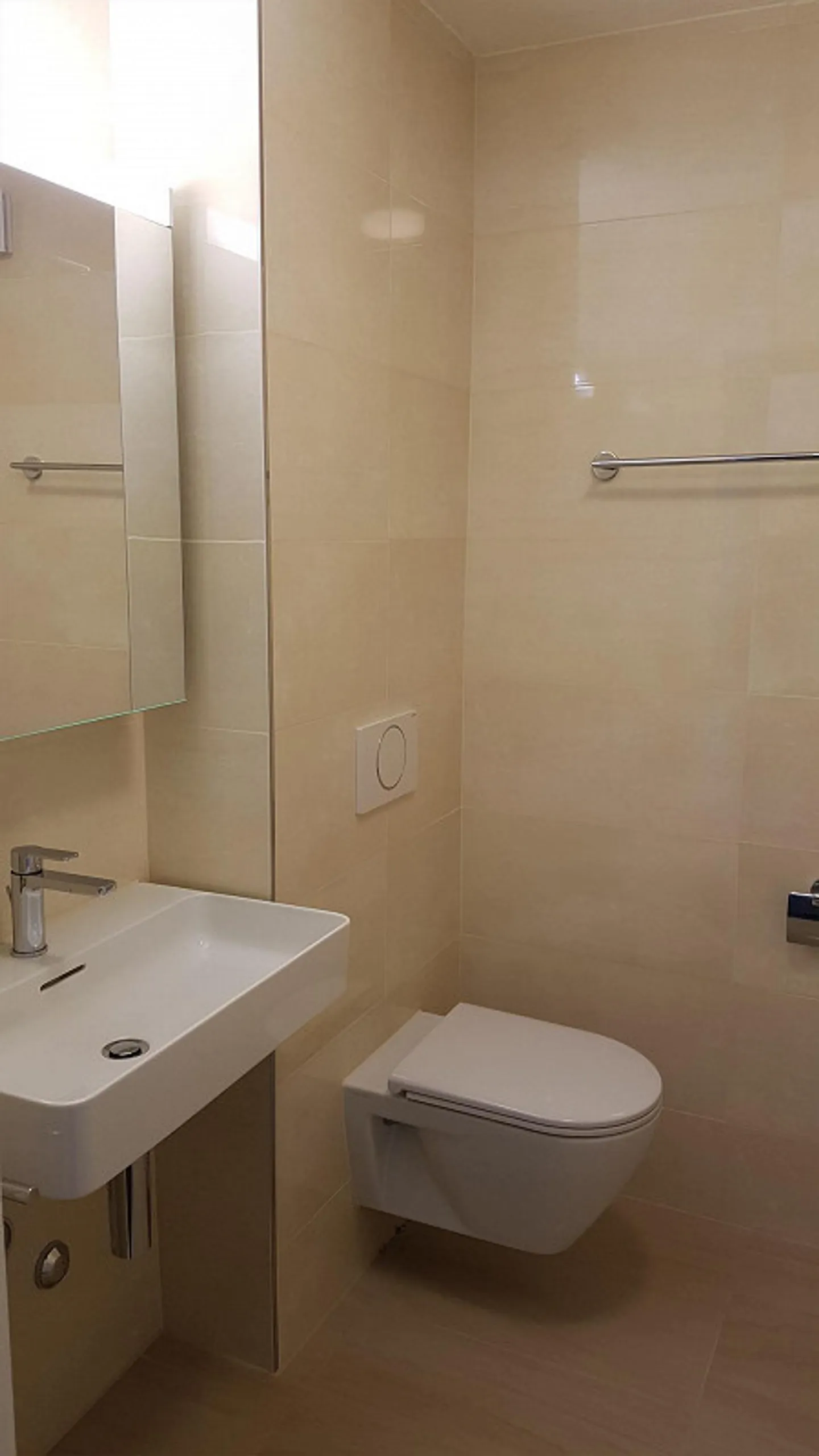 Appartement moderne dans un emplacement central - Photo 3 sur 4