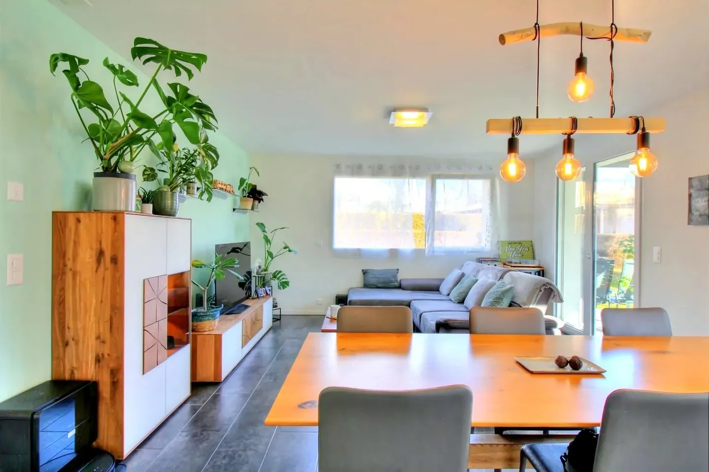 Bright 3.5-room apartment with private garden - Photo 2 of 13