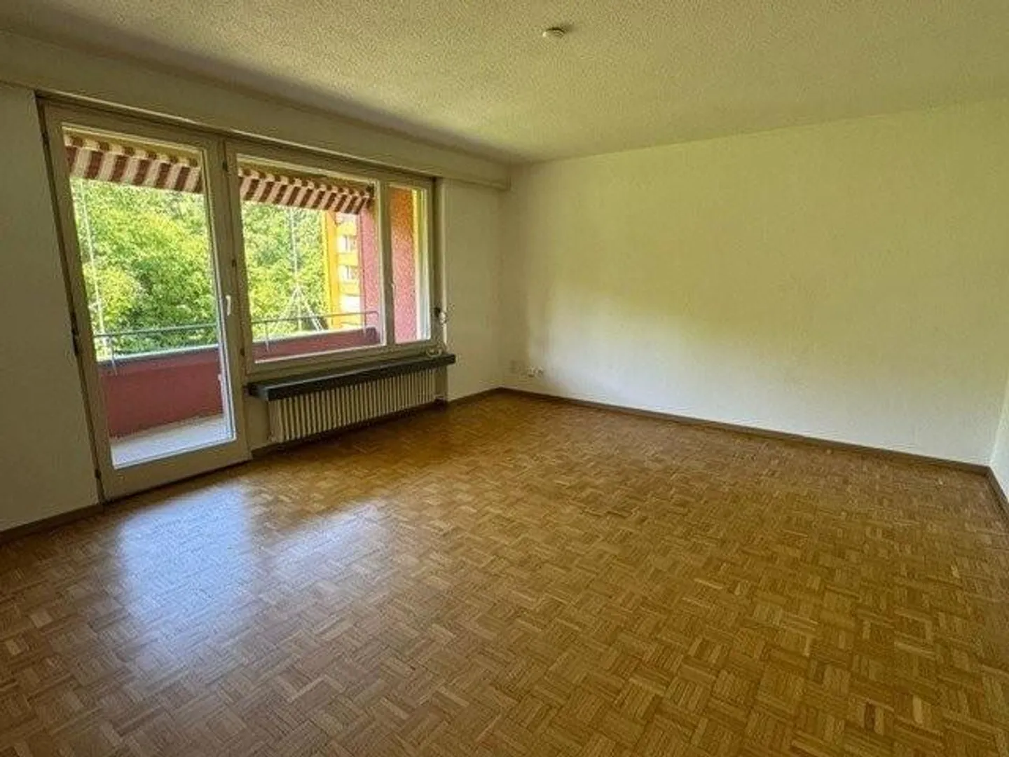 Vivre dans le quartier verdoyant d'Adliswil, limité jusqu'au 30.09.2027 - Photo 4 sur 7