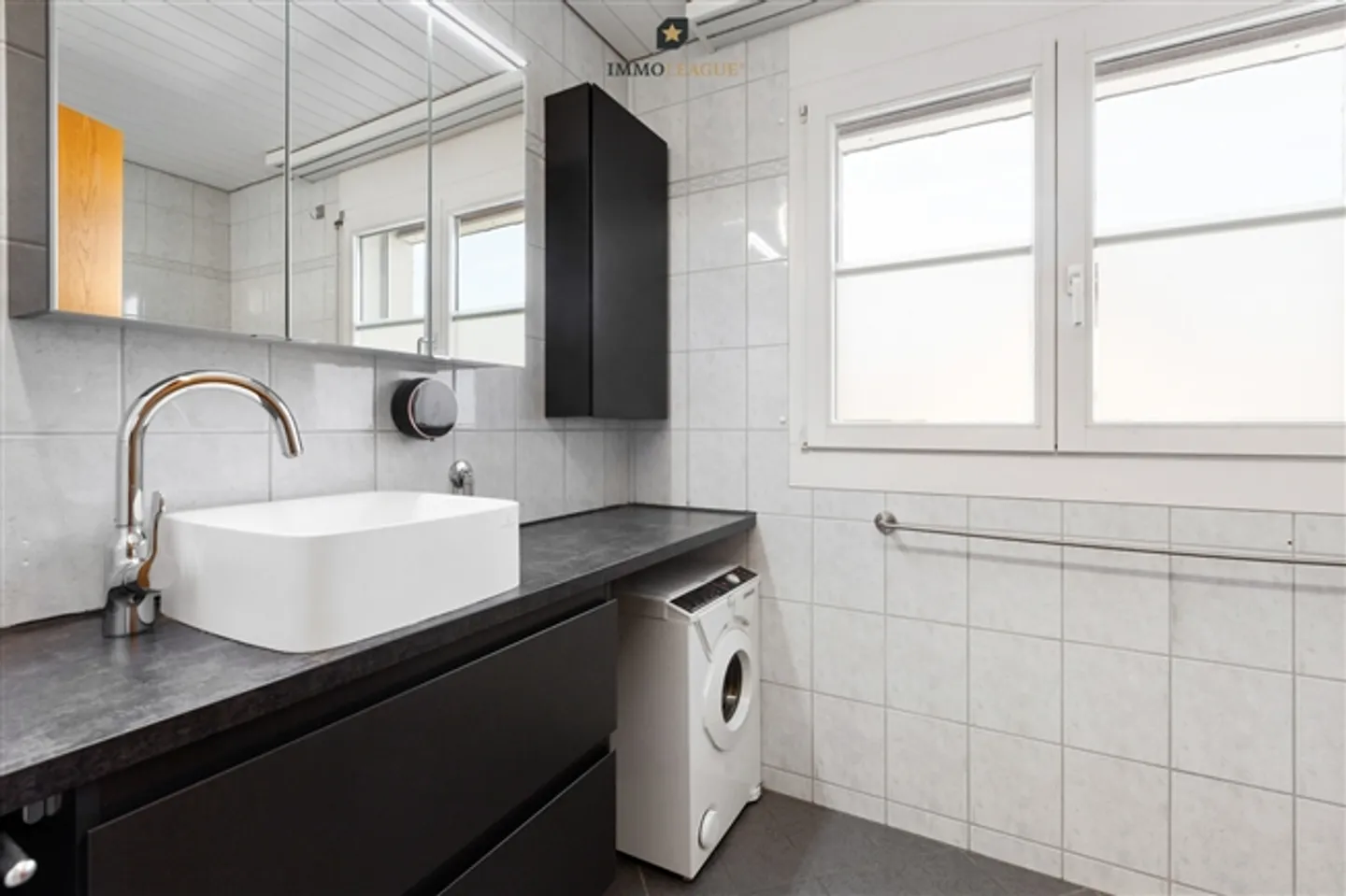 Appartamento attico elegante in un quartiere residenziale popolare. - Foto 4 di 8