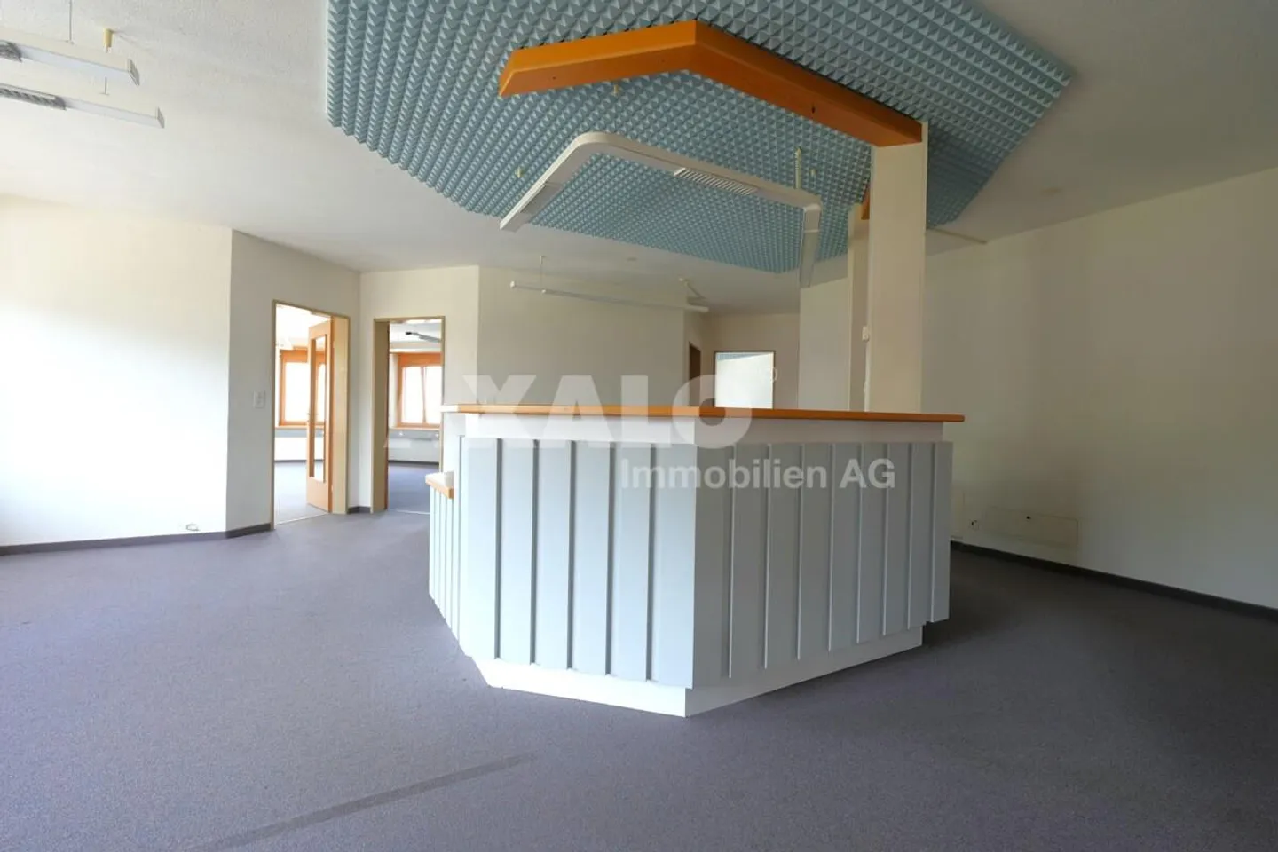 Piano ufficio/pratica spazioso in una posizione ben collegata a Sevelen - Foto 1 di 19