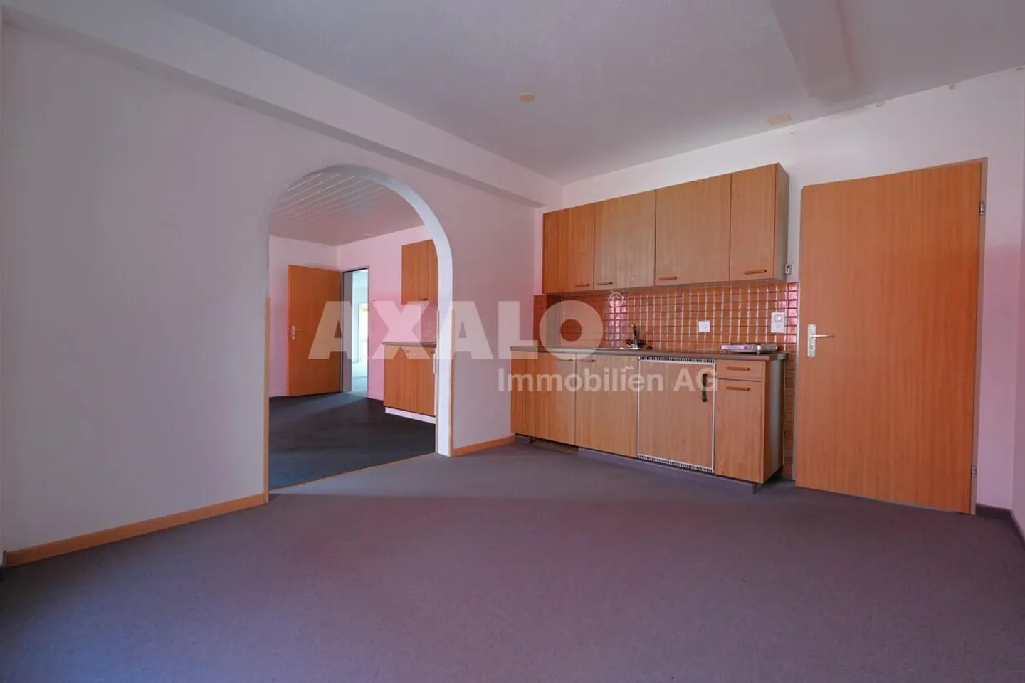 Piano ufficio/pratica spazioso in una posizione ben collegata a Sevelen - Foto 9 di 19