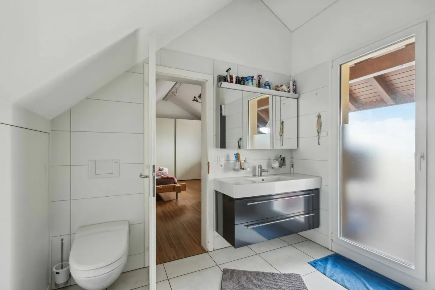 Casa bifamiliare di 7,5 stanze in un tranquillo quartiere residenziale a Port - Foto 9 di 18