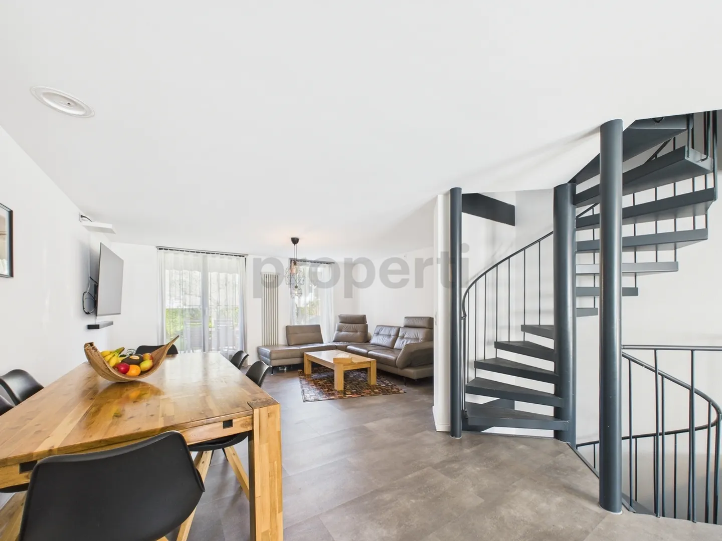 Charming terraced family house in Stein am Rhein with high-quality expansion standard - Photo 4 of 12