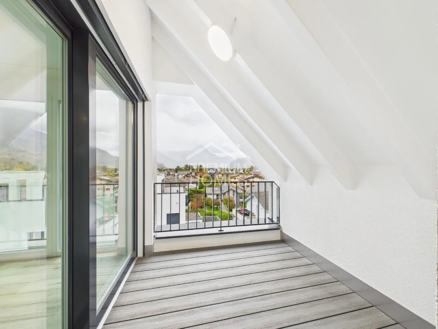 Your private attic oasis? Light, space, and joy of living - Photo 5 of 6