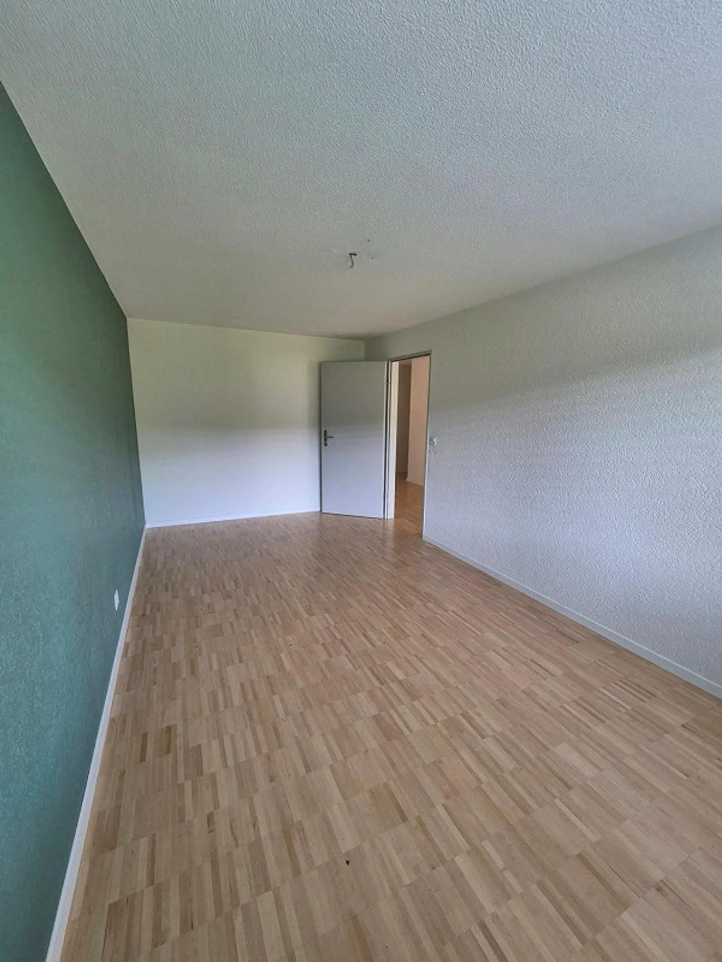 Appartement moderne de 4,5 pièces avec terrasse spacieuse - Photo 12 sur 13