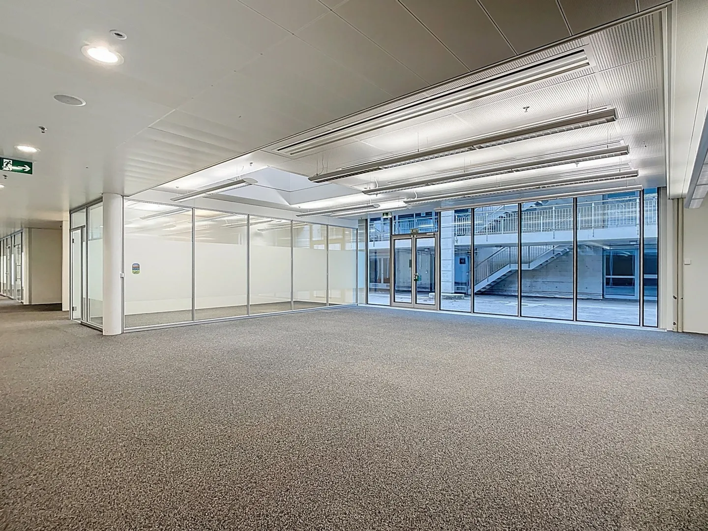 Commercial space of approx. 1450 m² on the ground floor - Photo 2 of 22