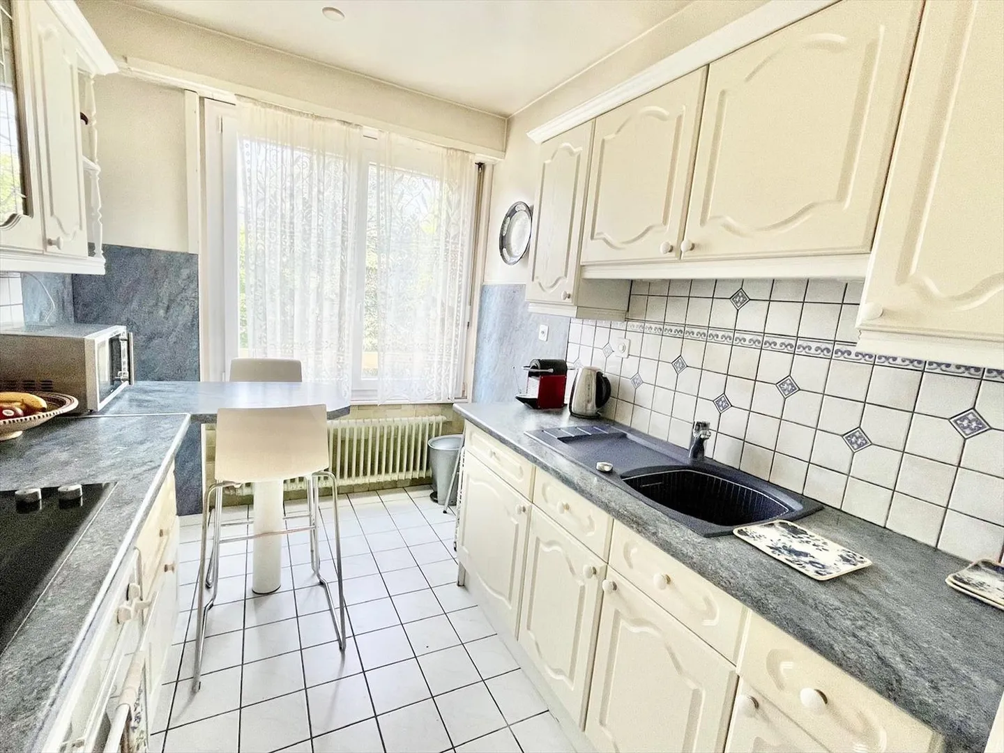 Timeless elegance and generous volumes 6.5 room apartment crossing just steps from Parc Bertrand, in Champel - Photo 6 of 13