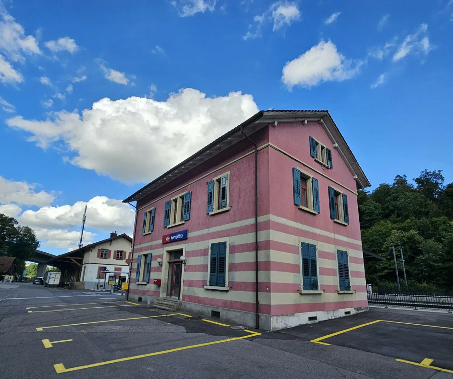 Interesting rental space at Kemptthal train station - Photo 2 of 3