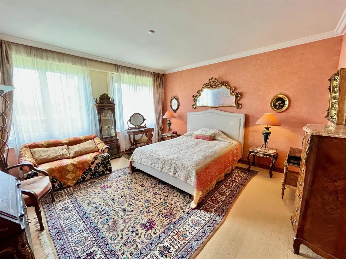 Timeless elegance and generous volumes 6.5 room apartment crossing just steps from Parc Bertrand, in Champel - Photo 4 of 13
