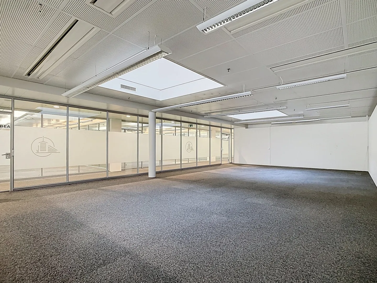 Commercial space of approx. 1450 m² on the ground floor - Photo 13 of 22