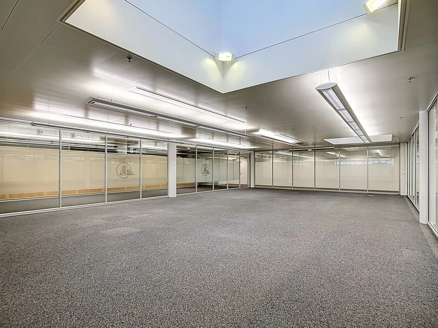 Commercial space of approx. 1450 m² on the ground floor - Photo 17 of 22