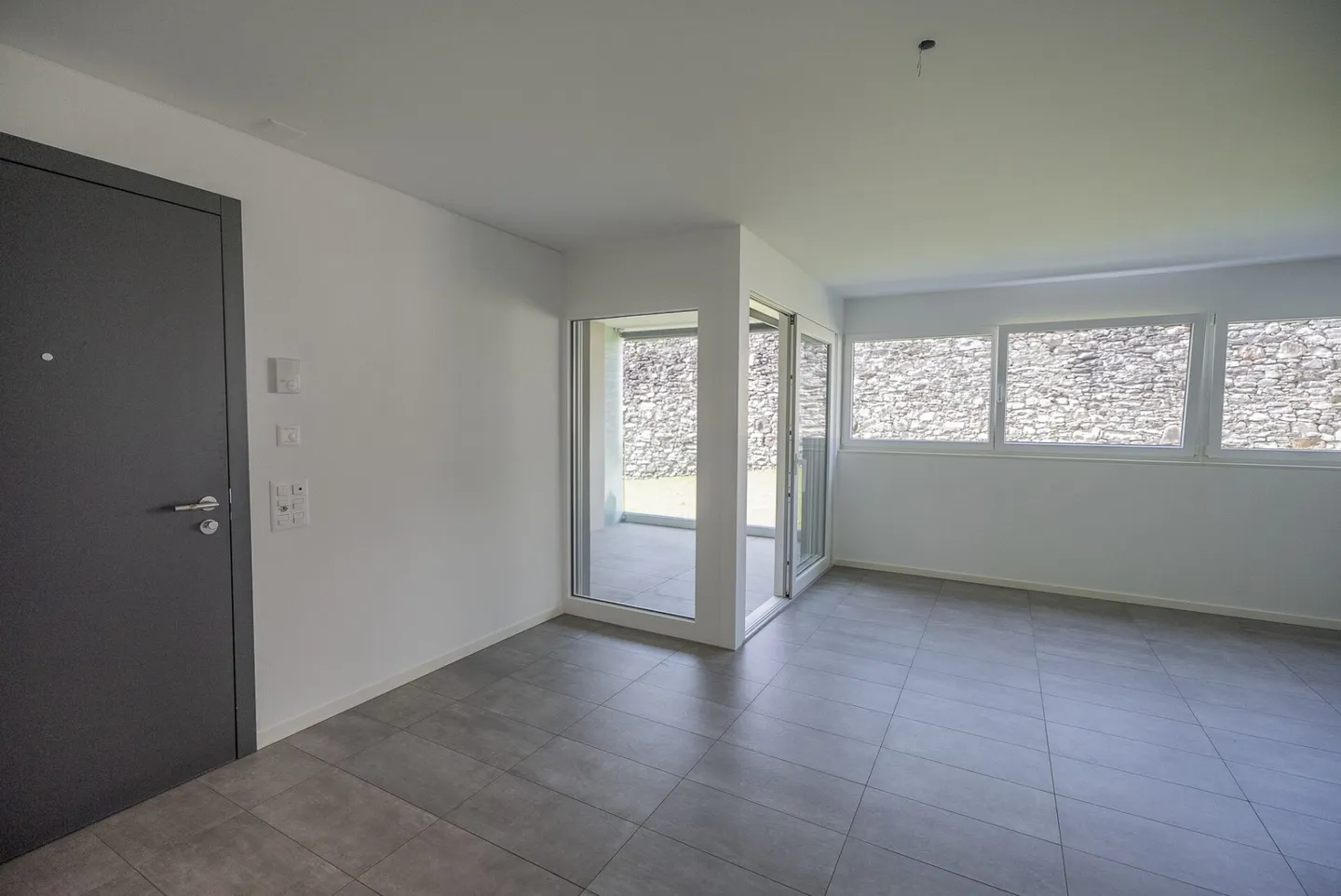 Nous vendons un bel appartement de 4,5 pièces à Monte Carasso, entouré par les murs de la ville - Photo 5 sur 17