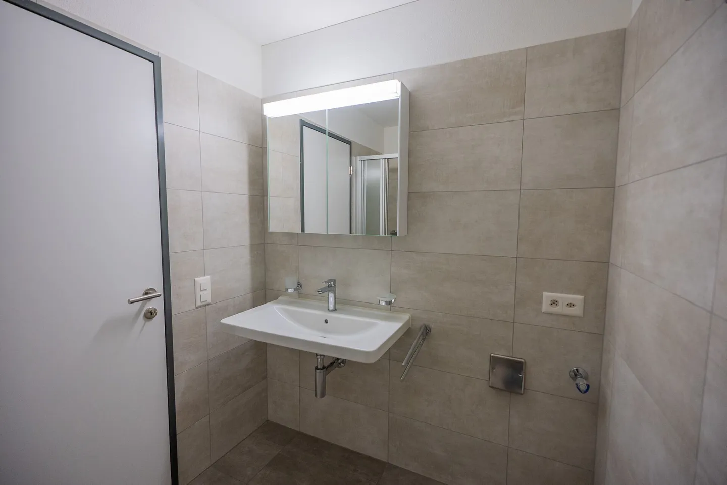 Nous vendons un bel appartement de 4,5 pièces à Monte Carasso, entouré par les murs de la ville - Photo 10 sur 17