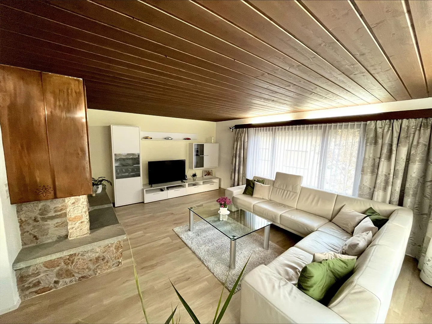 6 Rooms, 132 m², 2nd Floor - Photo 3 of 5