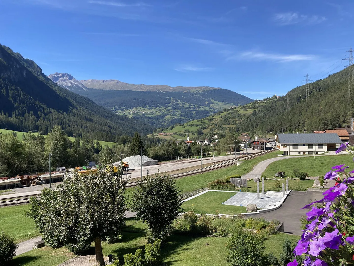 6 Rooms, 132 m², 2nd Floor - Photo 2 of 5