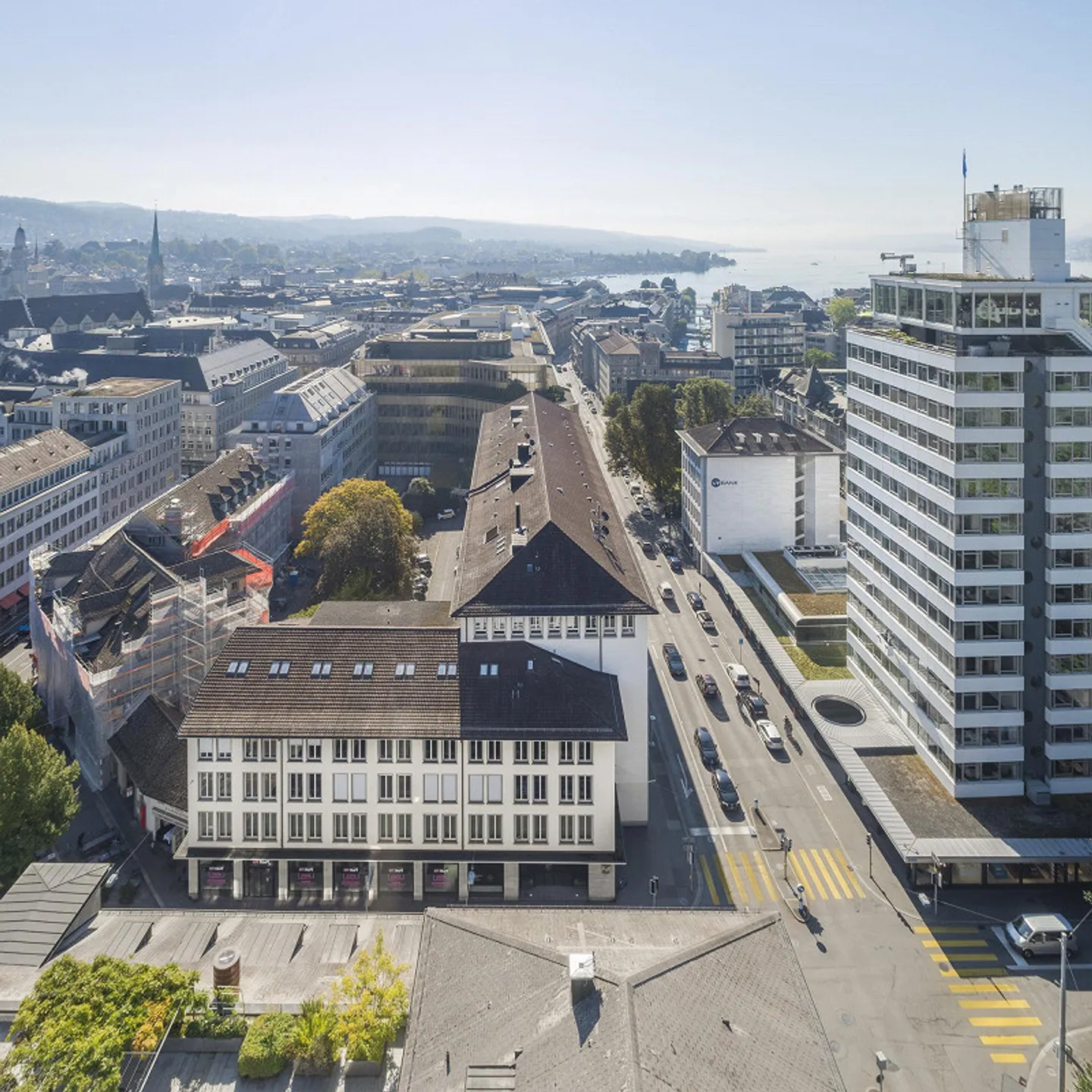 Bureaux prêts à emménager dans un emplacement privilégié - Photo 1 sur 12