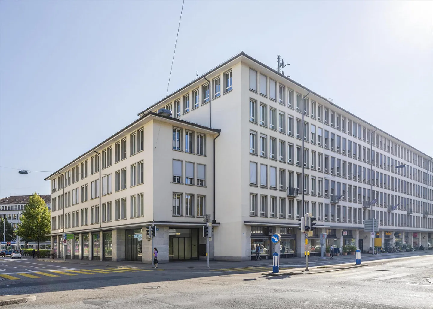 Bureaux prêts à emménager dans un emplacement privilégié - Photo 3 sur 12
