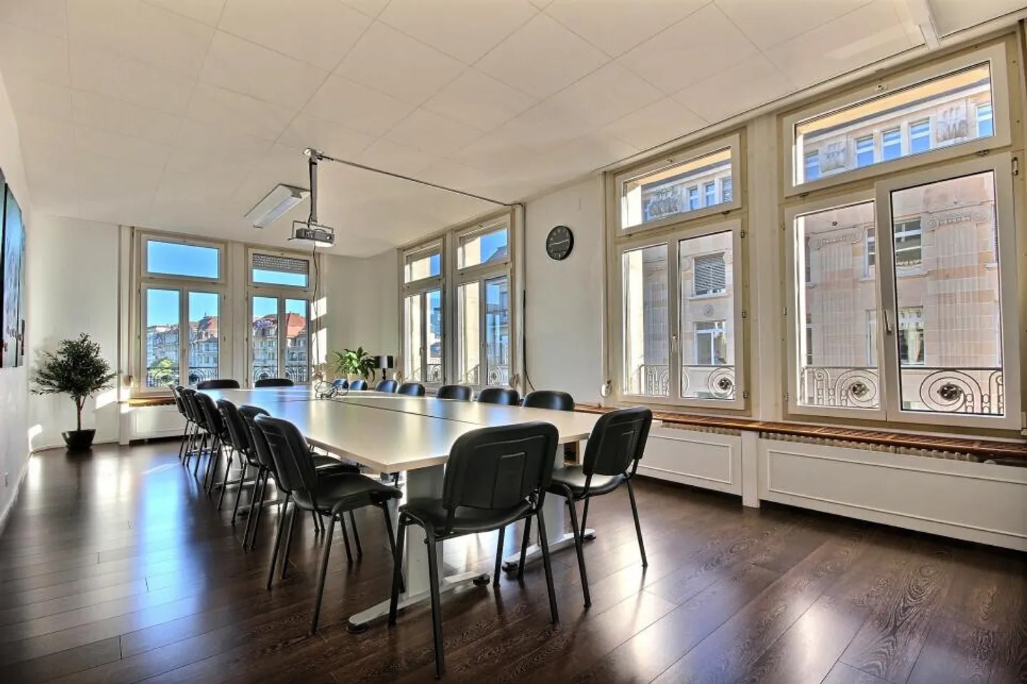 SALLE DE CONFÉRENCE À LOUER - SAINT-FRANÇOIS - Photo 1 sur 1