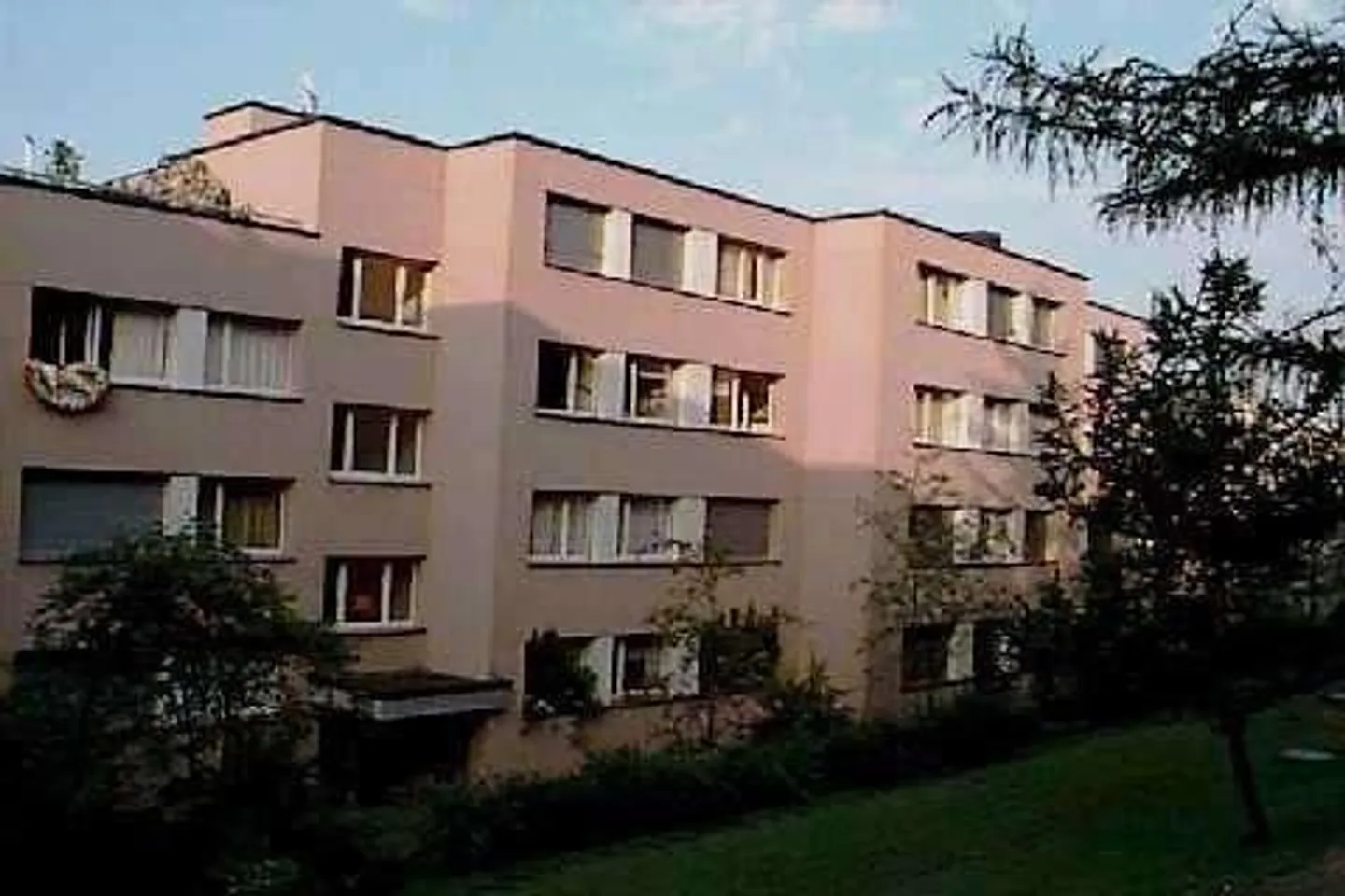 près de Meierhofplatz dans un quartier résidentiel calme - limité jusqu'au 30.09.2026 - Photo 1 sur 6