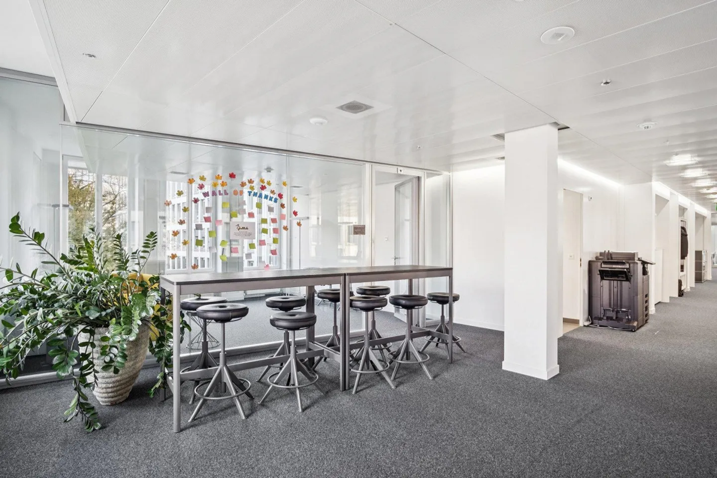 Bureaux prêts à emménager dans un emplacement privilégié - Photo 7 sur 12