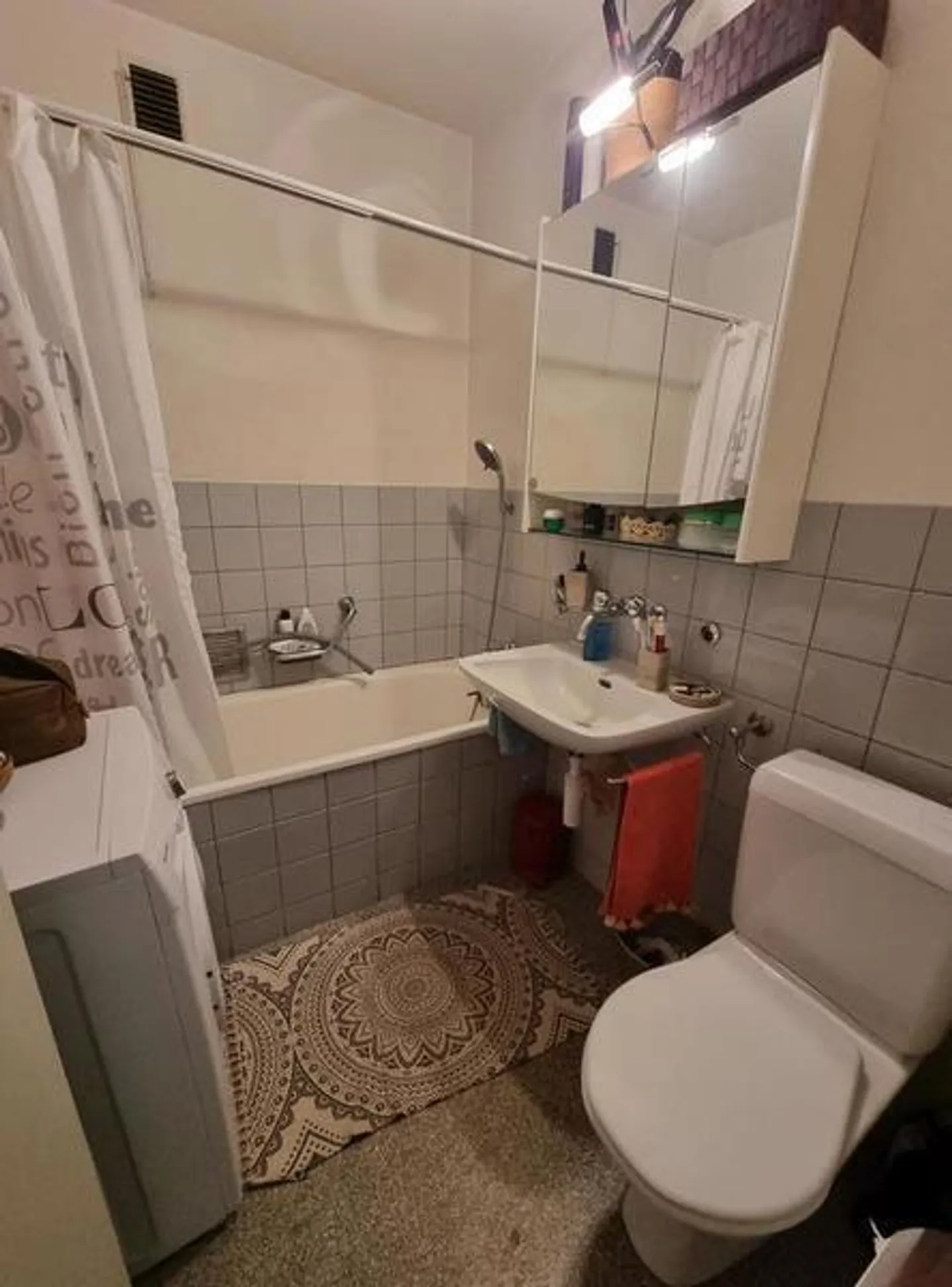 APPARTEMENT 2½ PIÈCES À BERNE - BÜMPLIZ, MEUBLÉ, TEMPORAIRE - Photo 7 sur 8