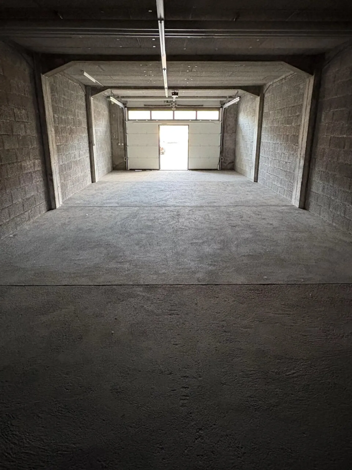 Lager / Rohwerkstatt von 79 m2 im alten Arsenal in Bex - Foto 2 von 2