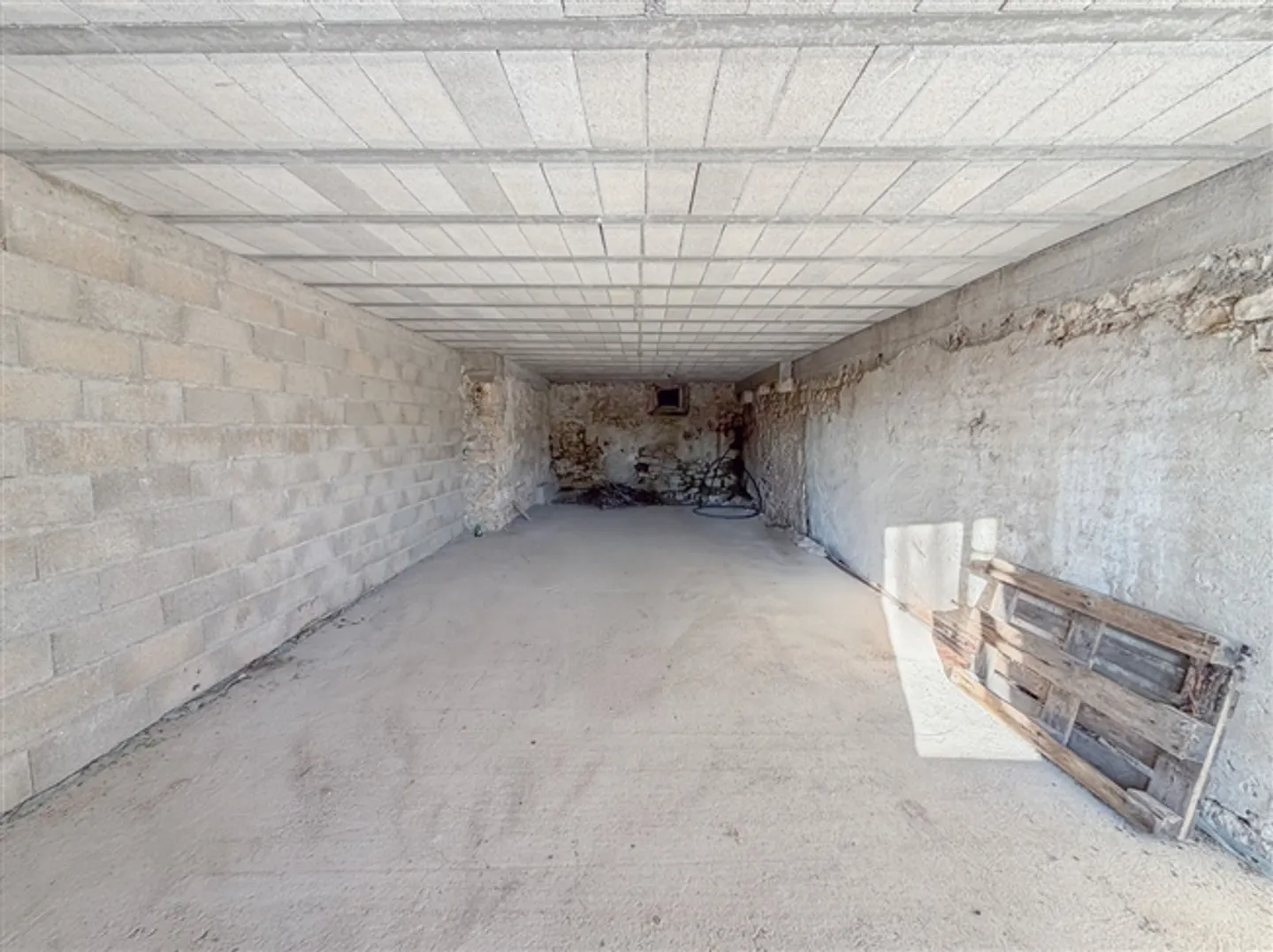 Historical Semi-Detached House on Agricultural Land of 17,197 m² - Photo 11 of 16