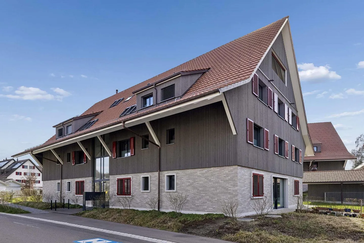 Appartamento esclusivo di 4,5 (5,5) stanze con terrazza in zona adatta alle famiglie - Foto 1 di 12