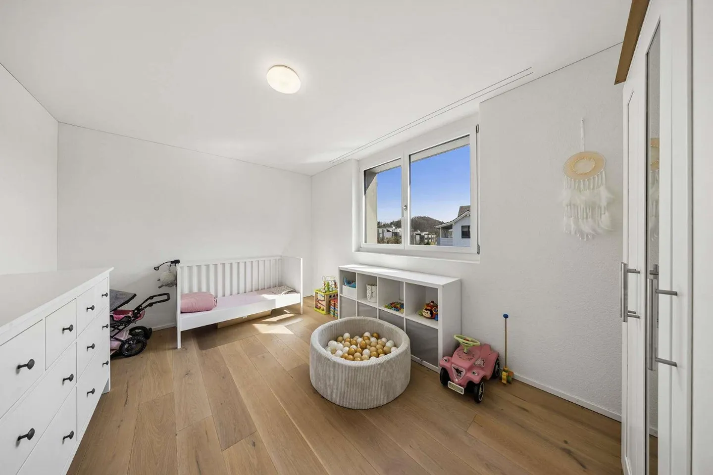 Appartamento esclusivo di 4,5 (5,5) stanze con terrazza in zona adatta alle famiglie - Foto 7 di 12