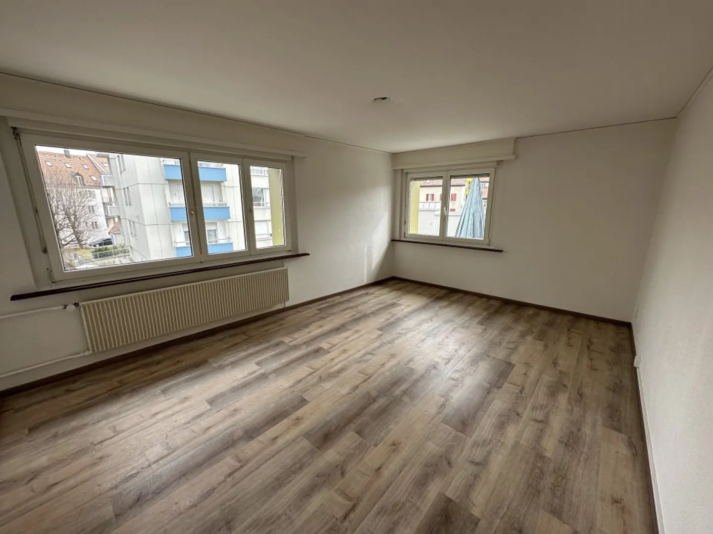 04760 - 4-room apartment - Attic 26 - La Chaux-de-Fonds - Photo 3 of 5