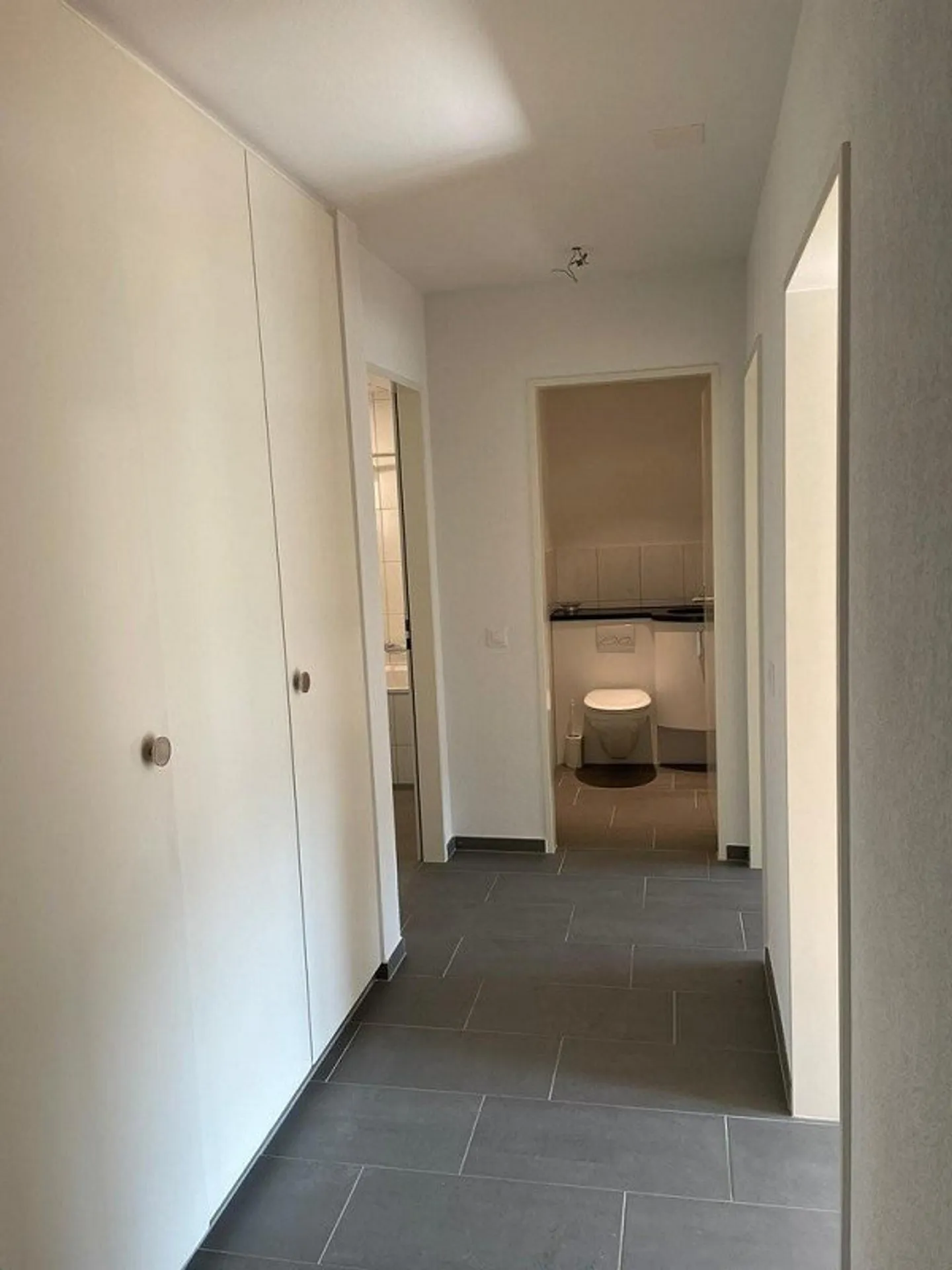Bright 3.5-room apartment in a family-friendly location in Neu-Aesch - Photo 3 of 10