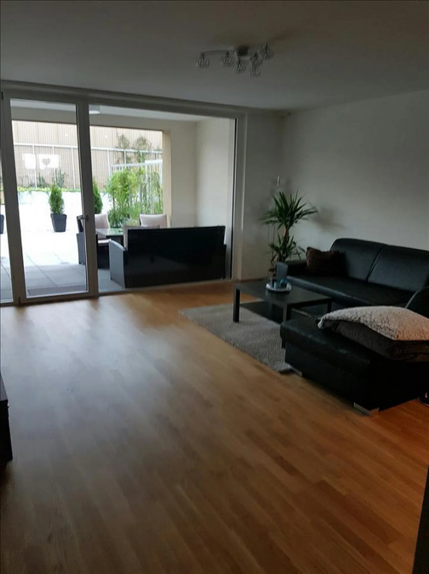 Central and top modern! - Photo 4 of 6