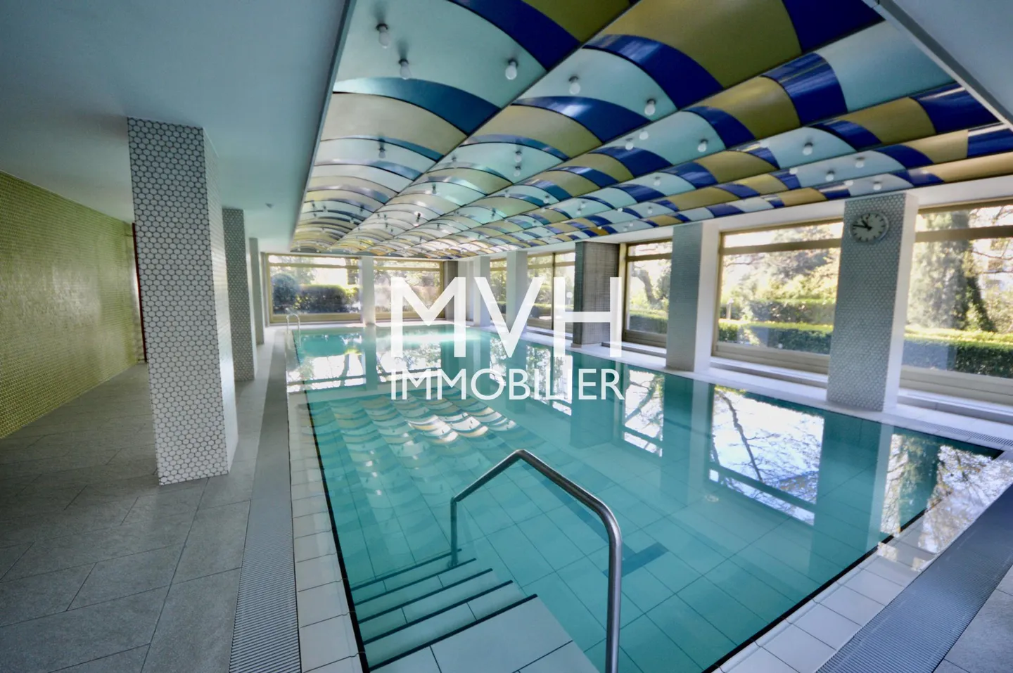 Appartement de Luxe avec Piscine - Photo 3 sur 9