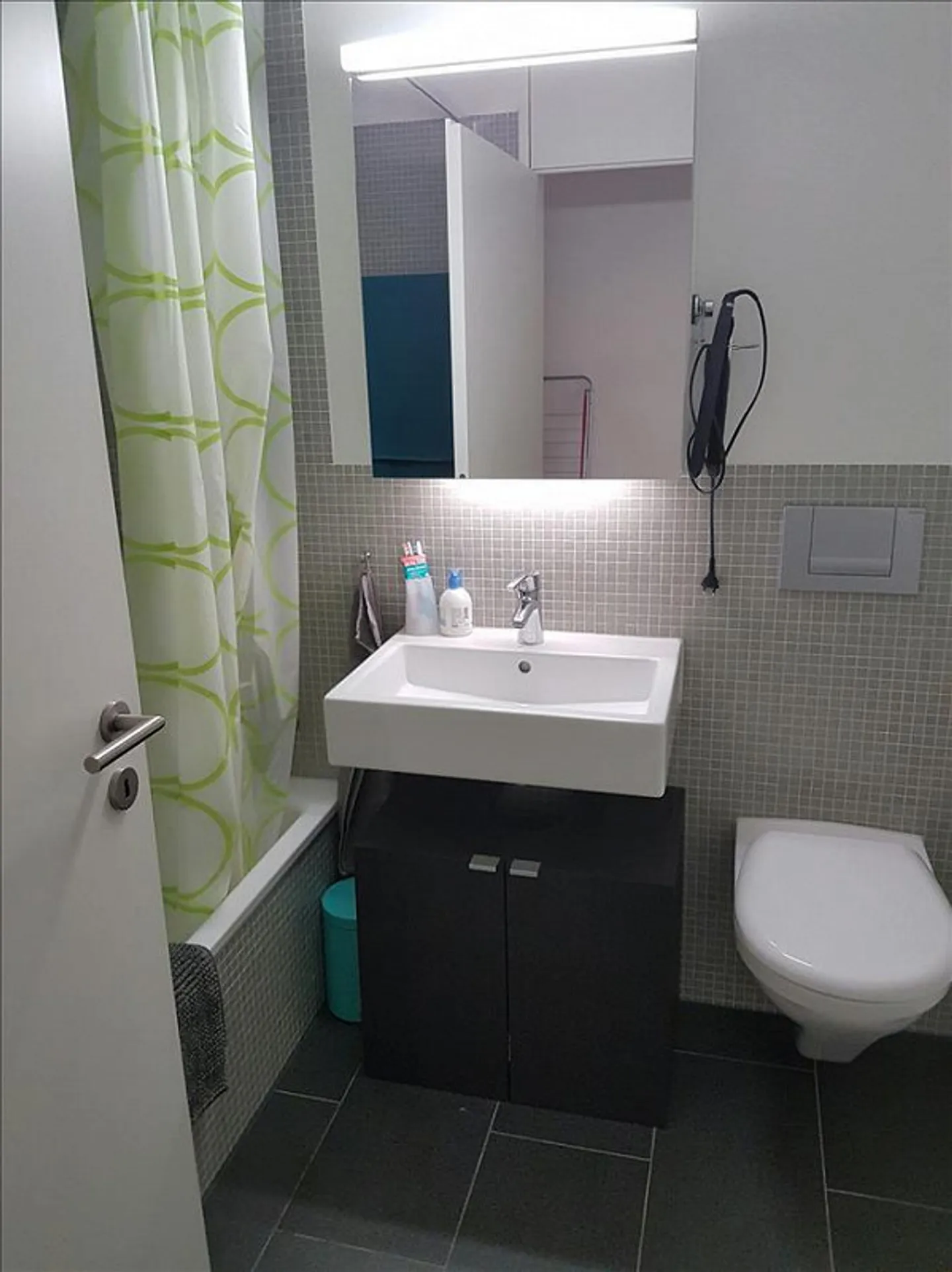 Central and top modern! - Photo 6 of 6