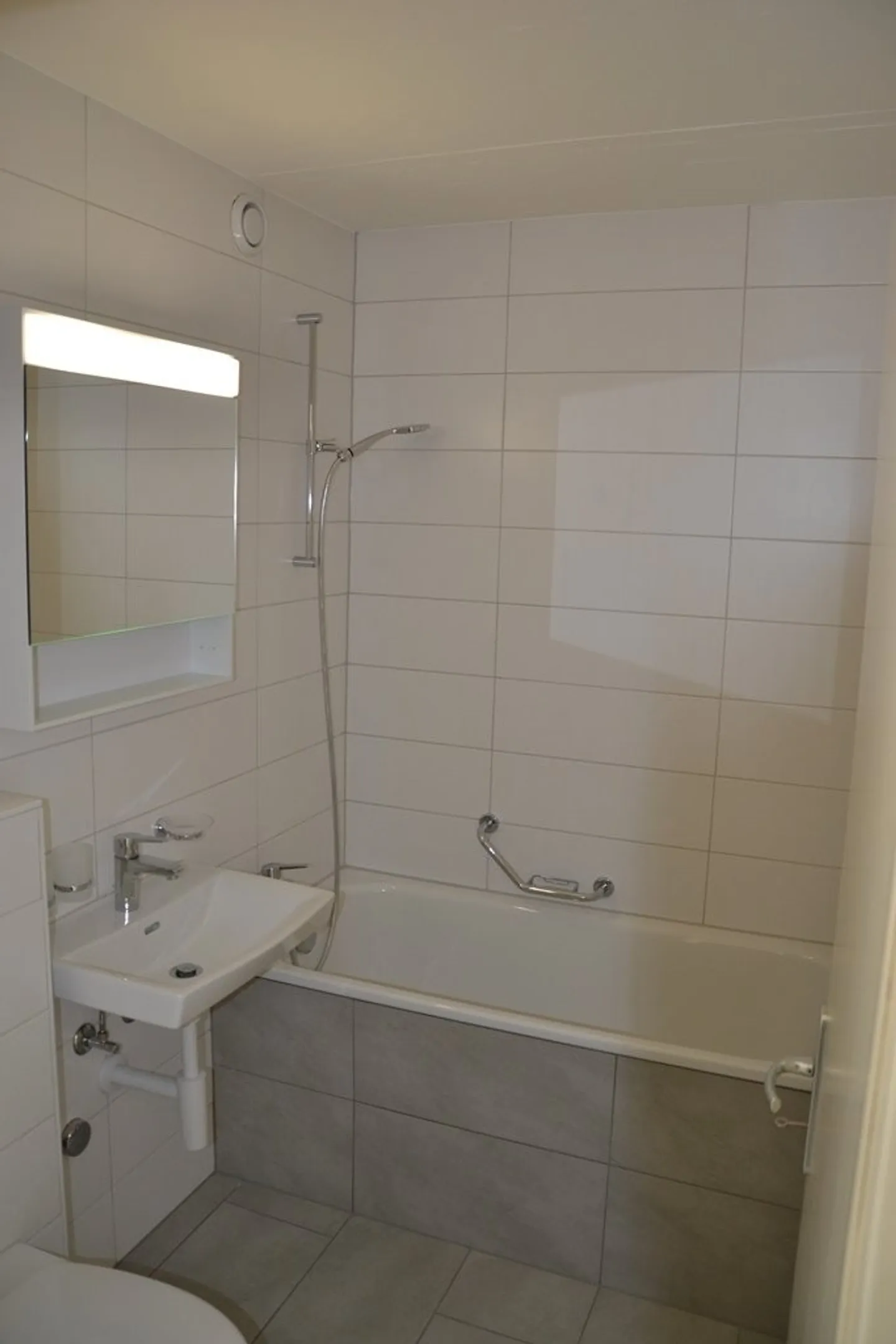 Goditi una magnifica vista sul lago! - Foto 2 di 5