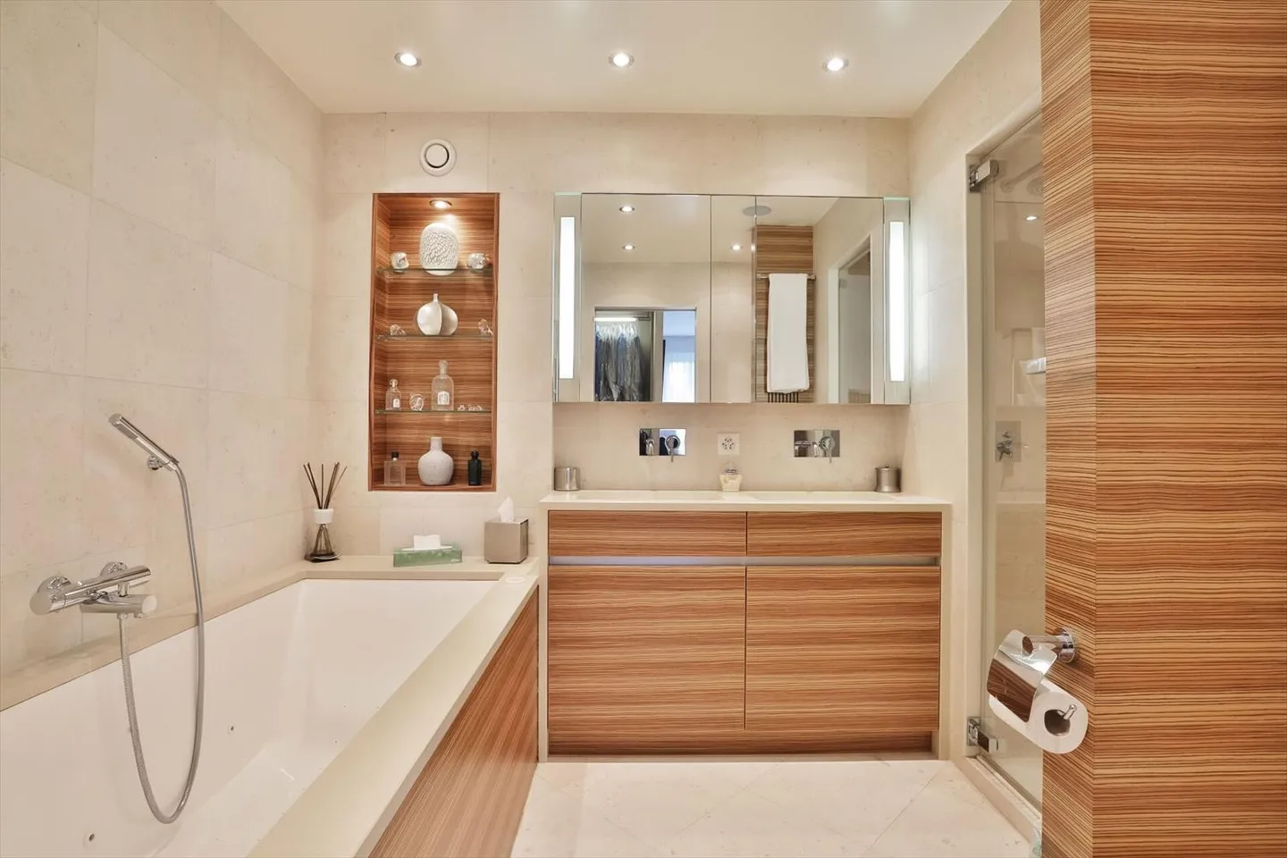 Elegante Wohnung in einem Wohngebiet in Champel zu verkaufen in SI - Foto 6 von 9