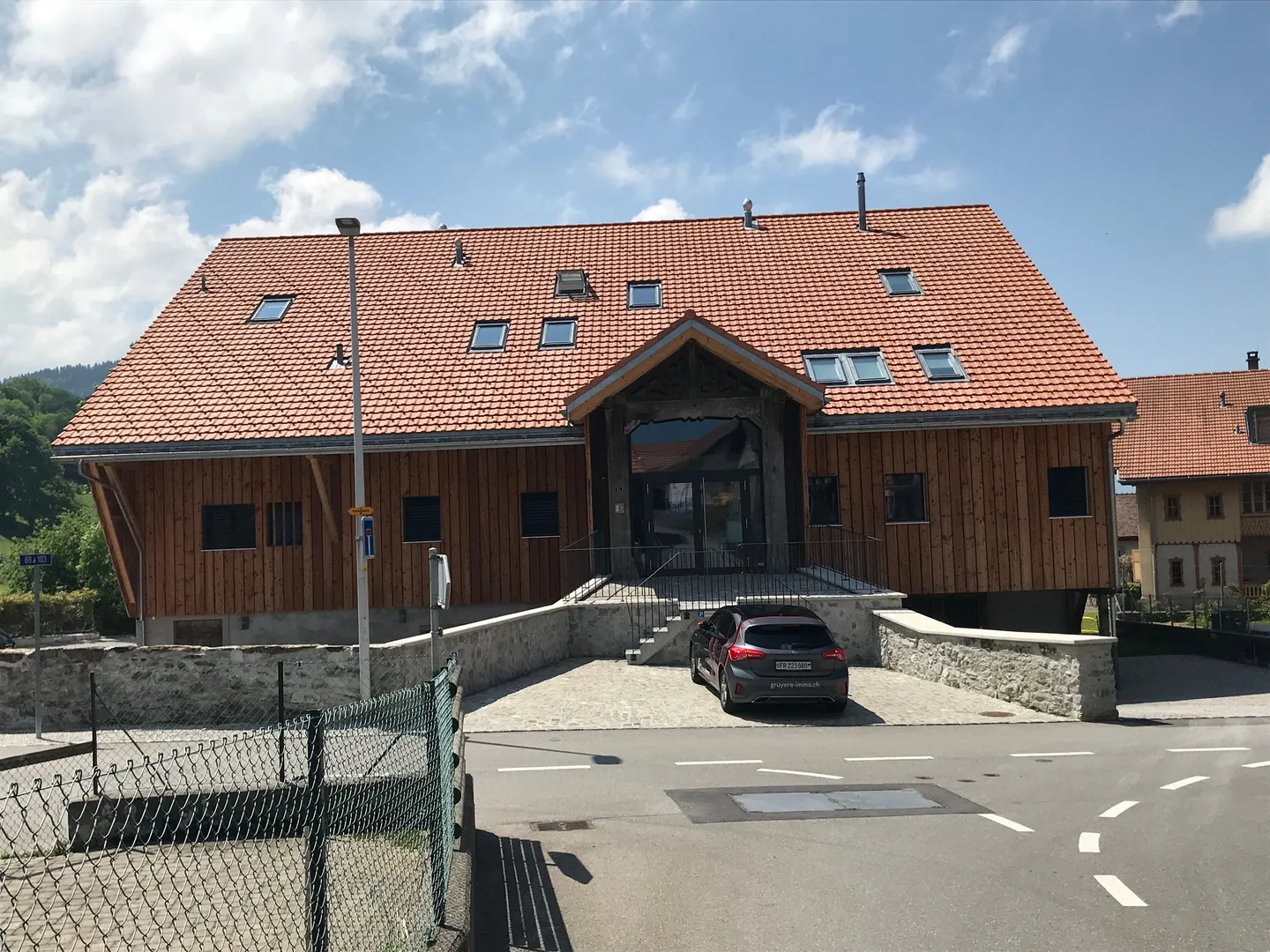 Charmante Renovierte Farm - Foto 1 von 10