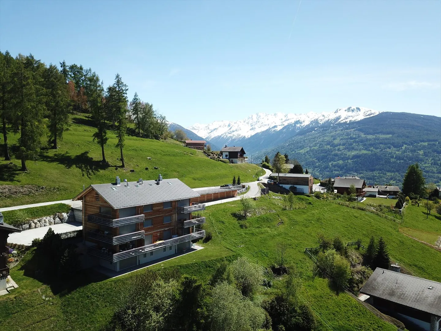 Nax - Attika 4,5 Zimmer - Balkon Himmel Variante E32 - Foto 6 von 8