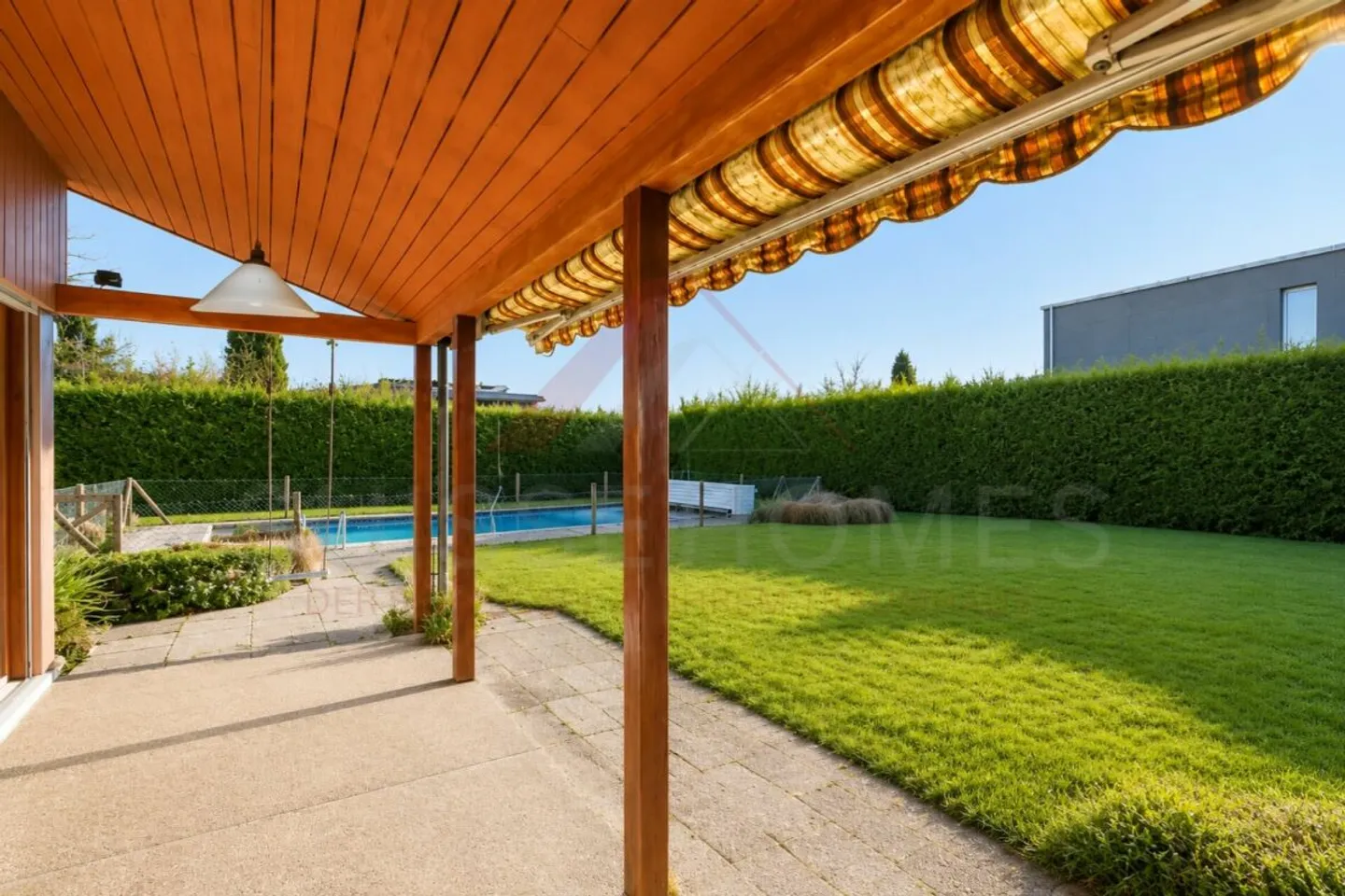 Maison familiale exclusive avec piscine - Photo 8 sur 22