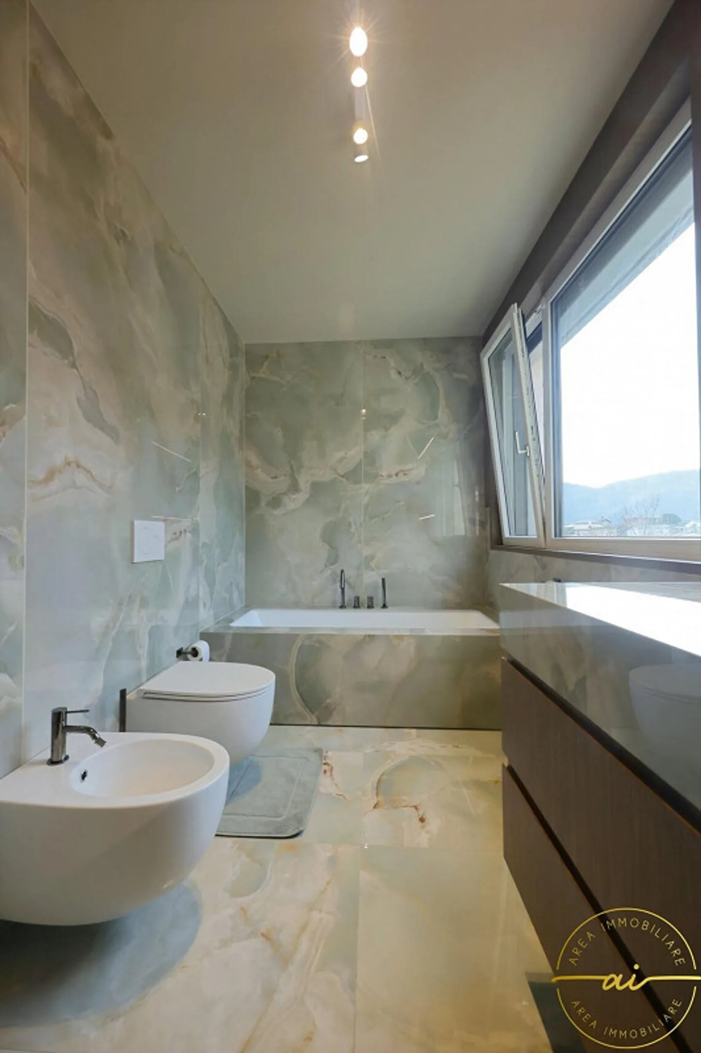 REFINED 3.5-ROOM APARTMENT OF SUPERIOR STANDING - Photo 8 of 13