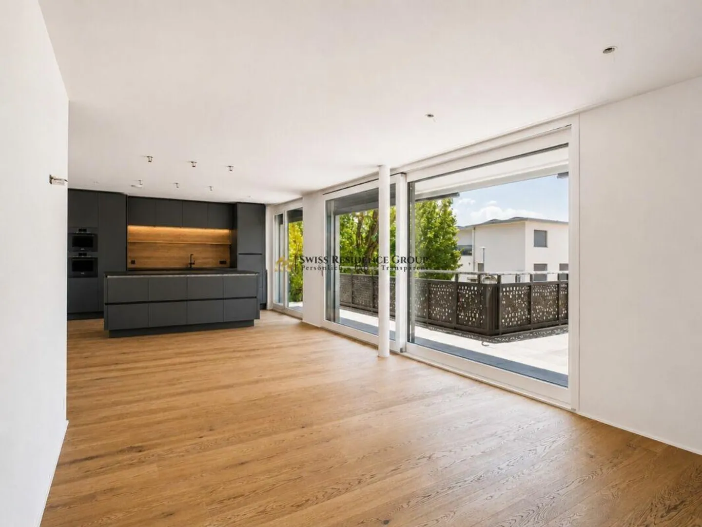 Maison moderne de 5,5 pièces avec terrasse, jardin et climatisation - Photo 3 sur 11