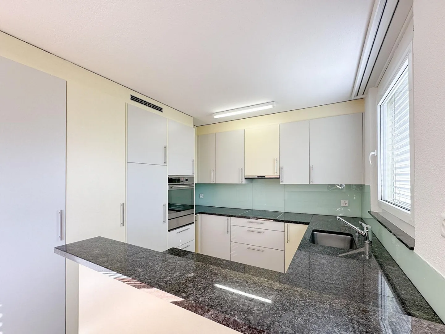 An ruhiger Lage, schöne, gemütliche 4 1/2-Zimmer Wohnung zu vermieten - Foto 5 von 13